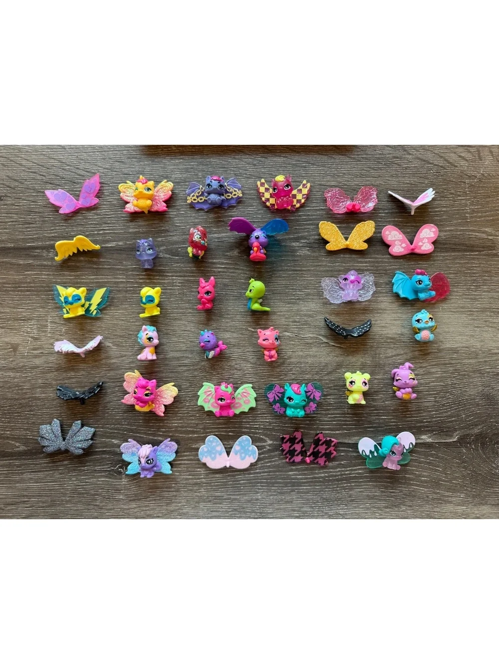 Hatchimals CollEGGtibles 48 Pc Figure Lot w Wings Accessories & Storage Case